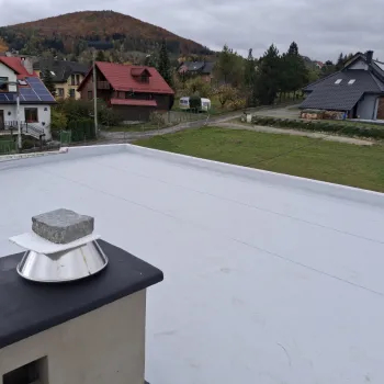 Realizacje: Obróbki blacharskie, świetliki i wpusty